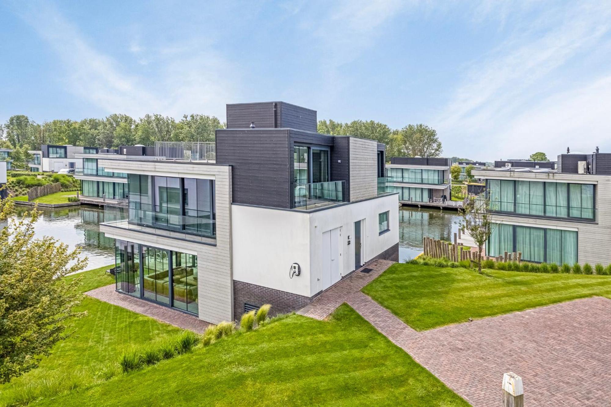 Lake House With Dock At Lake Veere, Zeeland Арнемёйден Экстерьер фото